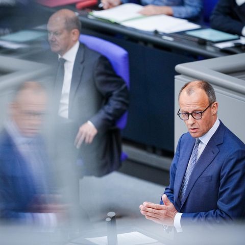 Olaf Scholz und Friedrich Merz während der Generaldebatte im Bundestag