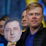 Ukraine Sieg - Selenskyj-Maske in Glasgow