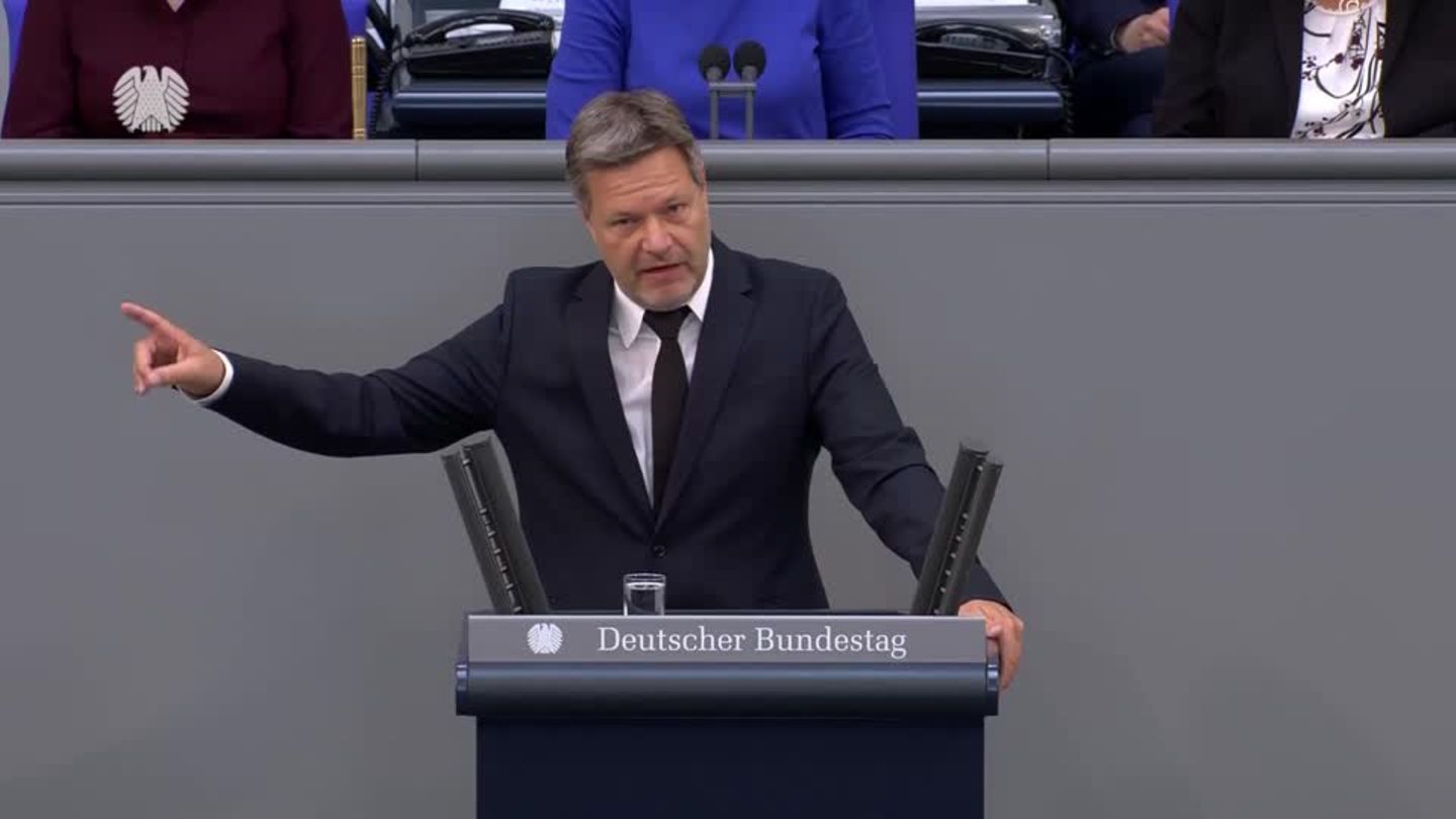 Habeck to Putin: “He can’t hold out much longer”