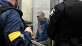 Vadim S. in einer Sicherheitszelle in einem Gericht in Kiew