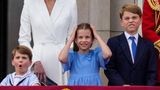 Großes Staunen bei Louis, Charlotte und George. Die jungen Royals schienen von der Parade beeindruckt.