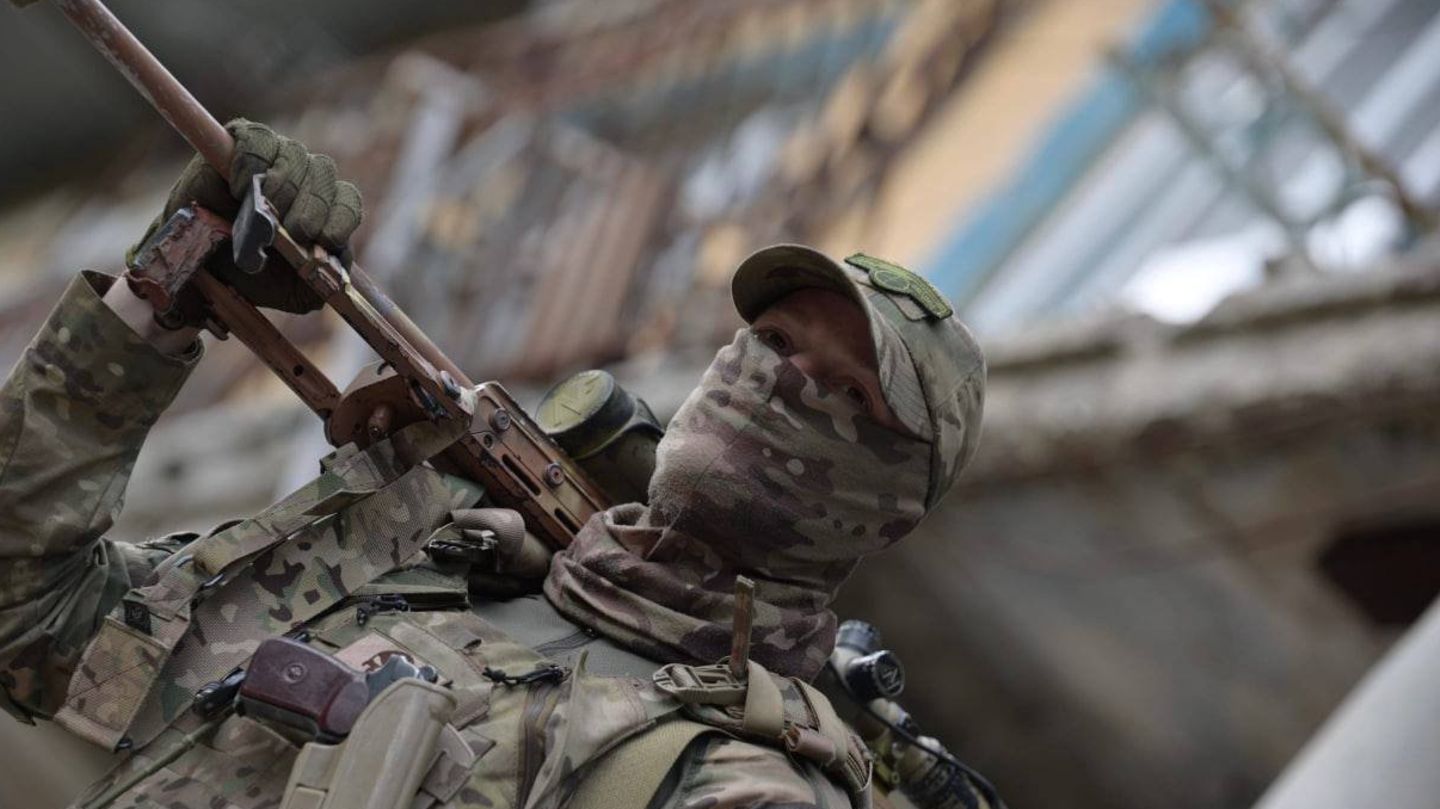 Auf den Fotos und Videos präsentierte sich Kislinsky als entschlossener Berufssoldat.