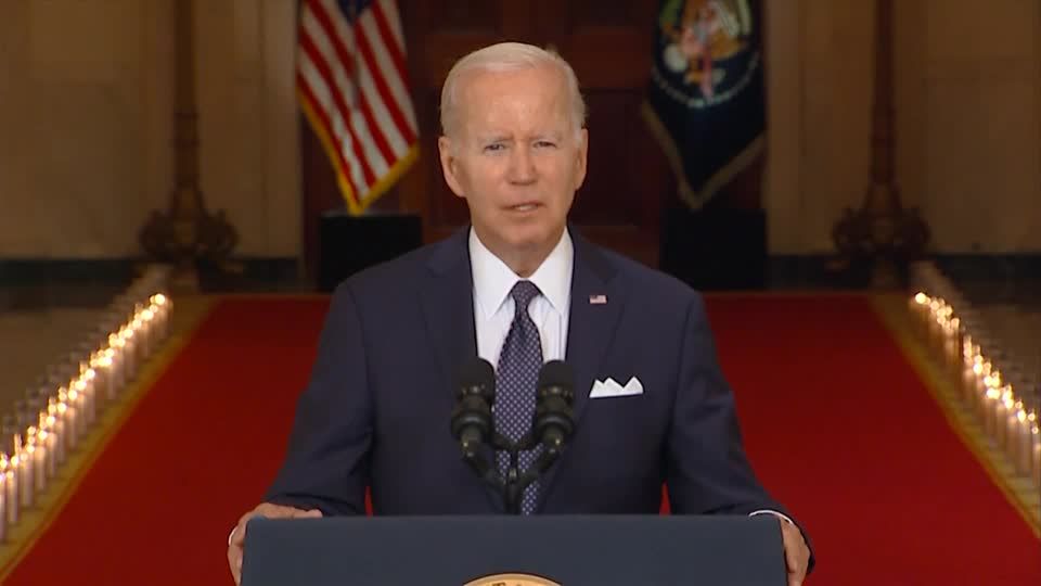 Emotionale Rede: "Wie viel mehr Blutvergießen sind wir bereit zu akzeptieren?" US-Präsident Biden fordert Verbot von Sturmgewehren Emotionale Rede: "Wie viel mehr Blutvergießen sind wir bereit zu akzeptieren?" US-Präsident Biden fordert Verbot von Sturmgewehren