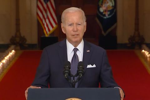 Emotionale Rede: "Wie viel mehr Blutvergießen sind wir bereit zu akzeptieren?" US-Präsident Biden fordert Verbot von Sturmgewehren