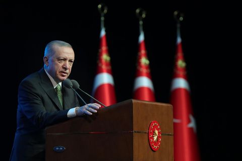 Der Präsident der Türkei, Recep Tayyip Erdogan, hält eine Rede