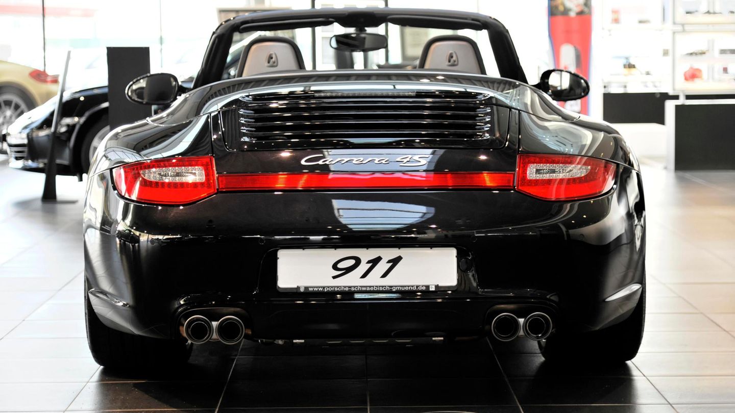 Platz 4: Porsche  Noch etwas höher im Kurs steht der zweite Stuttgarter Autobauer. Für den legendären Sportwagenhersteller würden 7 Prozent der Befragten nicht-akademischen Fachkräfte gerne arbeiten. In Zuffenhausen und weiteren deutschen Standorten sind mehr als 30.000 Menschen beschäftigt.