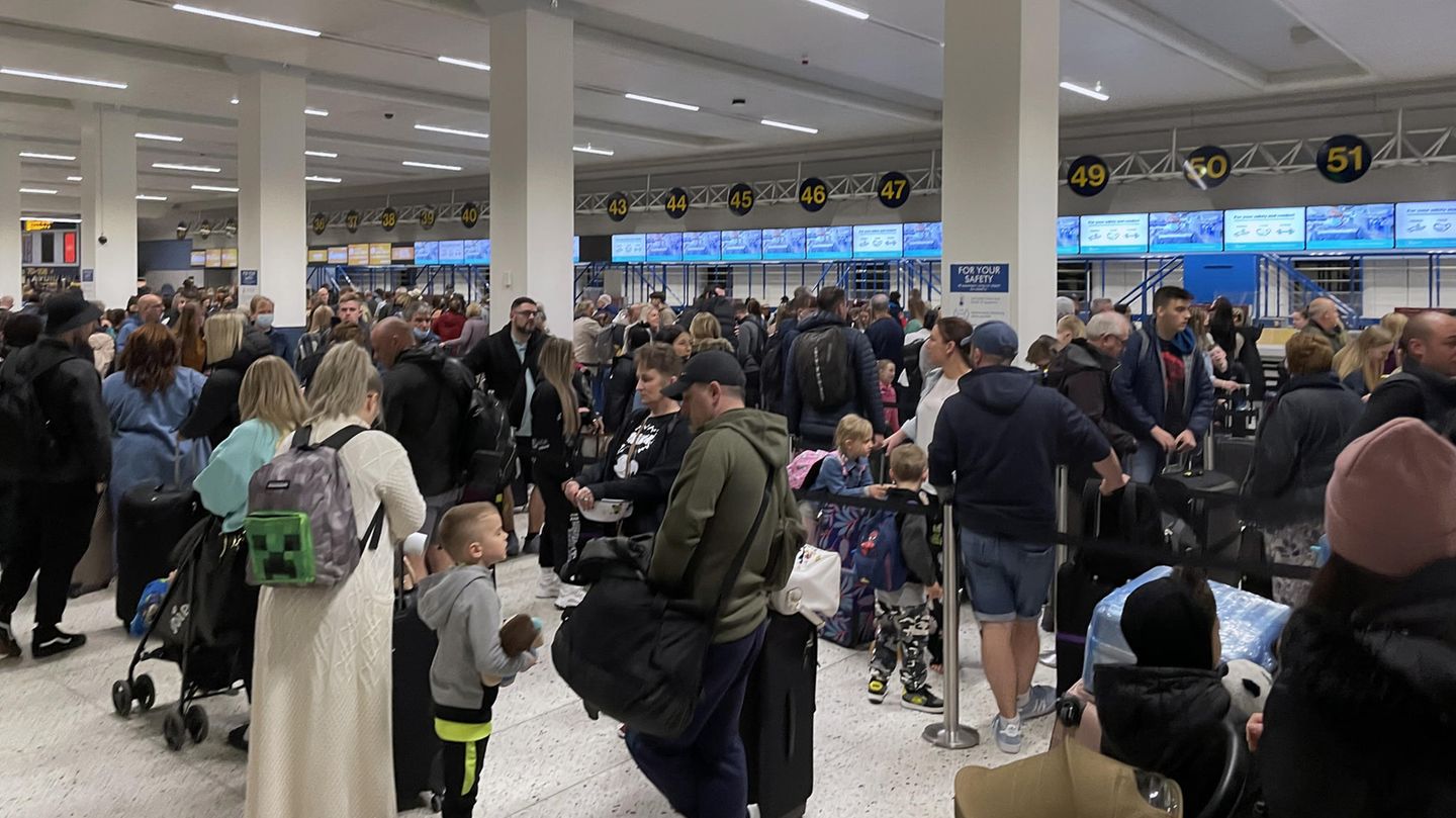 Queue at Manchester Airport in UK