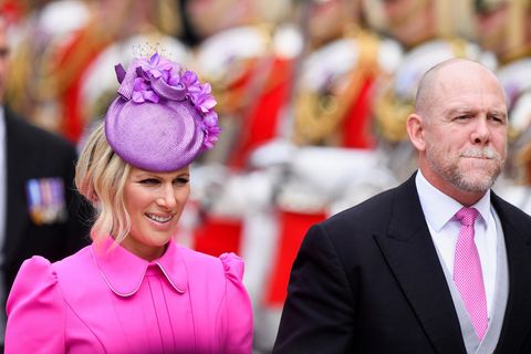 Zara Tindall und ihr Mann Mike gehörten ebenfalls zu den geladenen Gästen. Die 41-Jährige ist die Tochter von Prinzessin Anne und damit eine Enkelin der Queen.