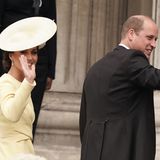 Herzogin Kate und Prinz William bei ihrer Ankunft vor der St. Paul's Kathedrale. Die 40-Jährige trug ein langes, hellgelbes Kleid und einen farblich passenden Hut.