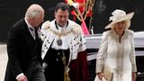 Prinz Charles und seine Frau Camilla. Da die Queen den Gottesdienst kurzfristig aus gesundheitlichen Gründen absagen musste, kommt dem Thronfolger nun die Rolle ihres Vertreters zu.