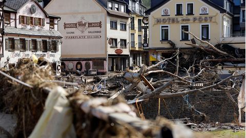 Zerstörungen nach Flut in der Eifel