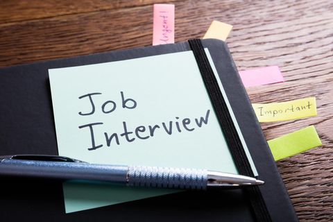 Eine Mappe für ein Jobinterview. In Mexiko lockte ein Verbrecher Frauen mit Jobangeboten in die Falle