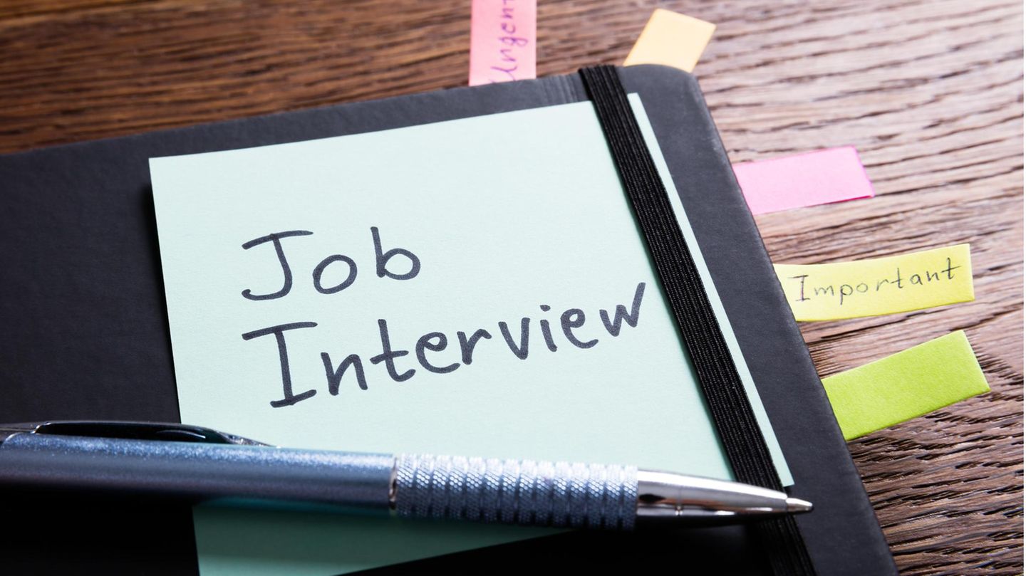 Eine Mappe für ein Jobinterview. In Mexiko lockte ein Verbrecher Frauen mit Jobangeboten in die Falle