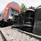 Die Unfallursache ist ungeklärt, nur eine Kollision mit einem anderem Zug könne ausgeschlossen werden, heißt es.