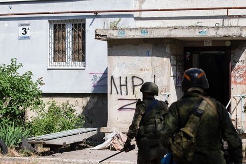 Russische Truppen treiben die Ukrainer aus der Stadt Severodonetsk heraus.