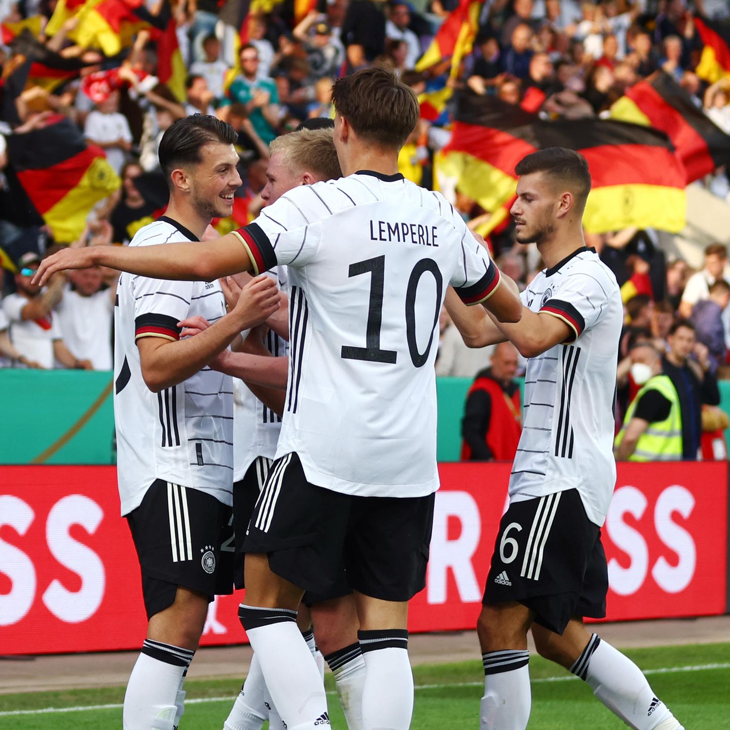 Fußball Deutsche U21 schafft gegen Ungarn die EM-Qualifikation STERN.de