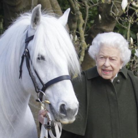Elizabeth II.