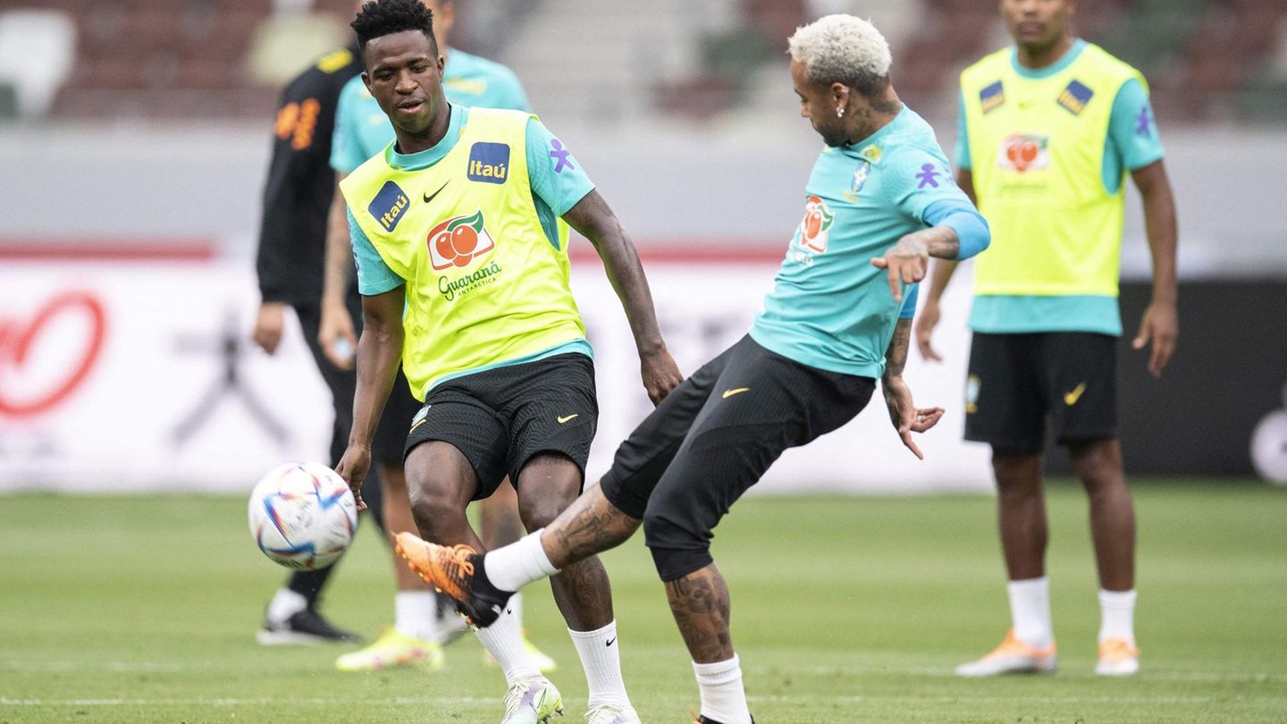 Brazil footballers attack each other – teammates intervene