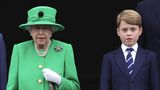 Schon so groß wie die Queen: Prinz George mit Queen Elizabeth beim Thronjubiläum