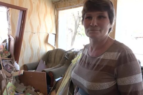 Video: Zerstörung im Donbass: "Ich beruhige mich. Dann fange ich wieder an zu weinen"
