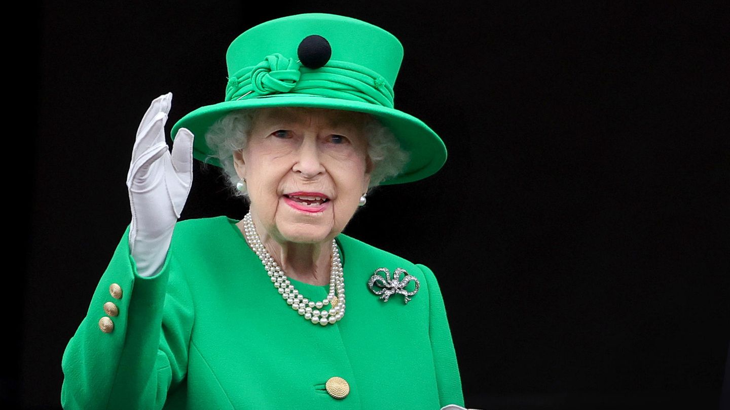Queen prevented pictures of meeting great-granddaughter Lilibet
