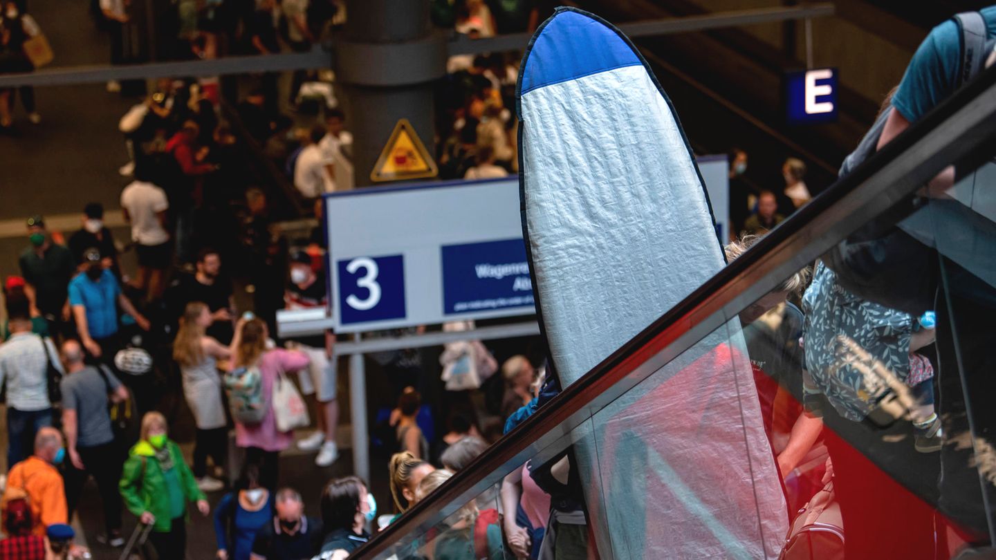 Surfbrett  und Rolltreppe