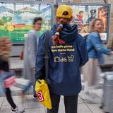 Mitarbeiterin der Deutschen Bahn