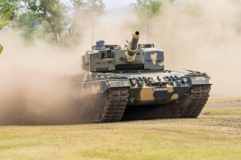 Kampfpanzer Leopard 2: Laut einem Medienbericht will Spanien 40 solcher Panzer an die Ukraine liefern