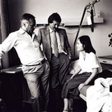 Nach der Operation in Ludwigshafen: Perry Kretz und Klaus Liedtke besuchen Kim Phuc. Liedke, der die Geschichten schrieb, zu denen Kretz die Fotos machte, war später unter anderem Chefredakteur des stern und von "National Geographic Deutschland".