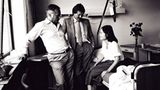 Nach der Operation in Ludwigshafen: Perry Kretz und Klaus Liedtke besuchen Kim Phuc. Liedke, der die Geschichten schrieb, zu denen Kretz die Fotos machte, war später unter anderem Chefredakteur des stern und von "National Geographic Deutschland".