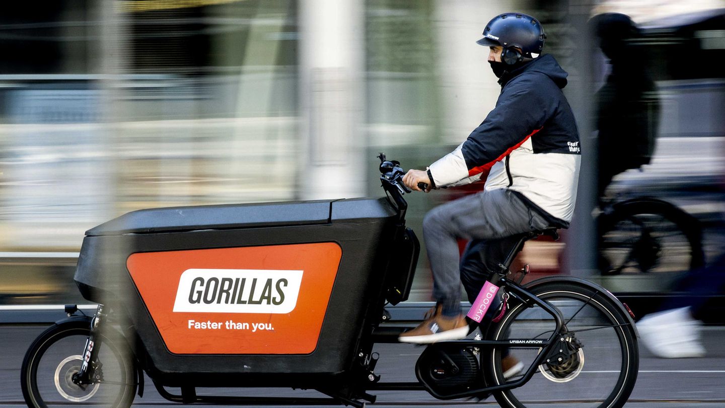 Ein Lieferbote der Gorillas