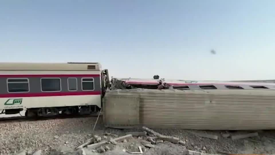 Video: Iran: Zug kollidiert mit Bagger, mehrere Tote
