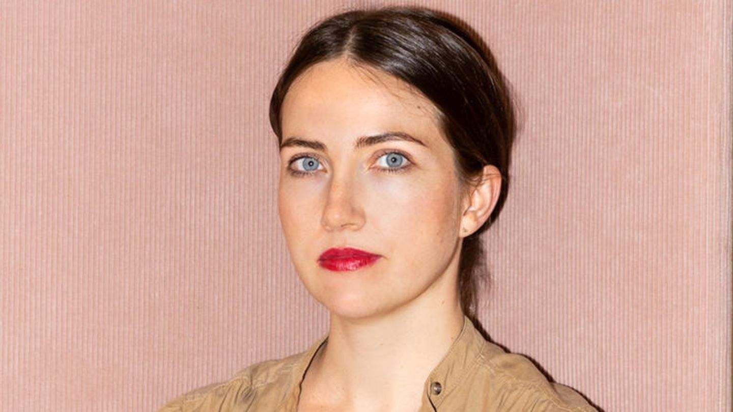 Die Journalistin und Autorin Eva Biringer