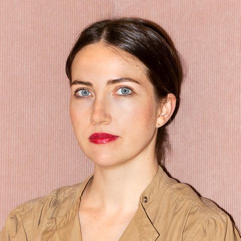 Die Journalistin und Autorin Eva Biringer