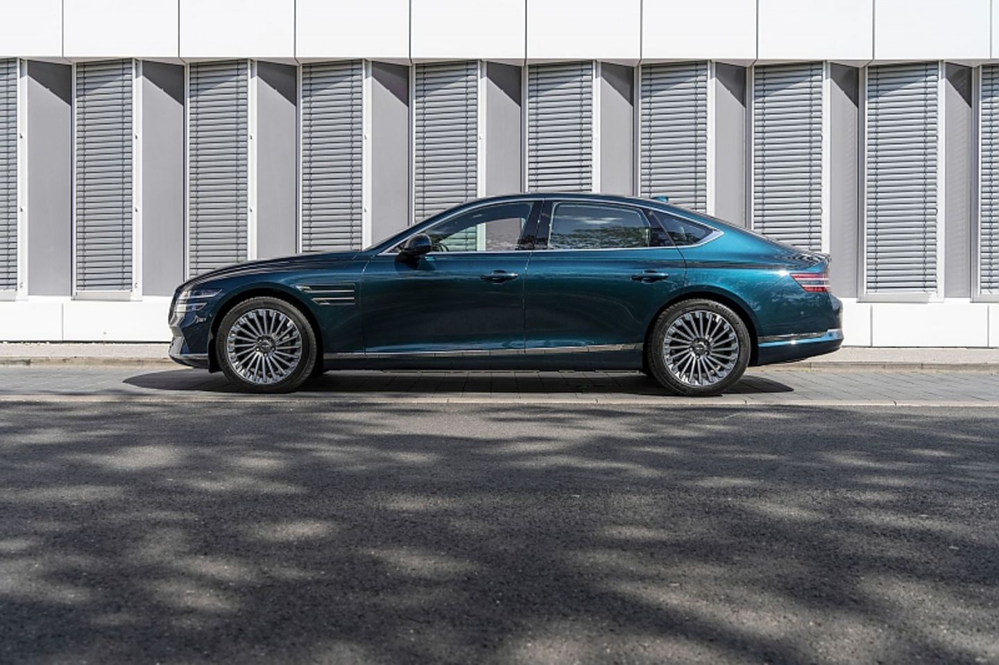 Genesis G80 Electrified