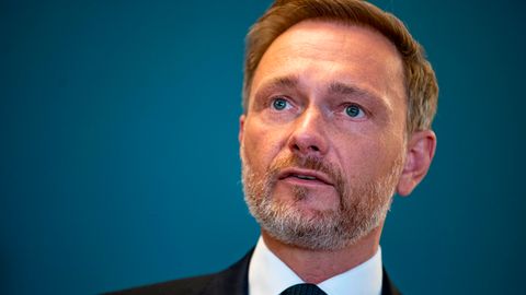 Christian Lindner (FDP), Bundesminister der Finanzen, gibt ein Statement zur Übergewinnsteuer im Finanzministerium