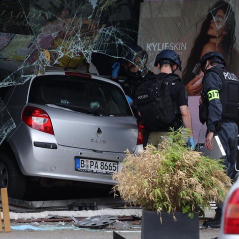 Berlin: Die Todesfahrt endete im Schaufenster einer Douglas-Filiale