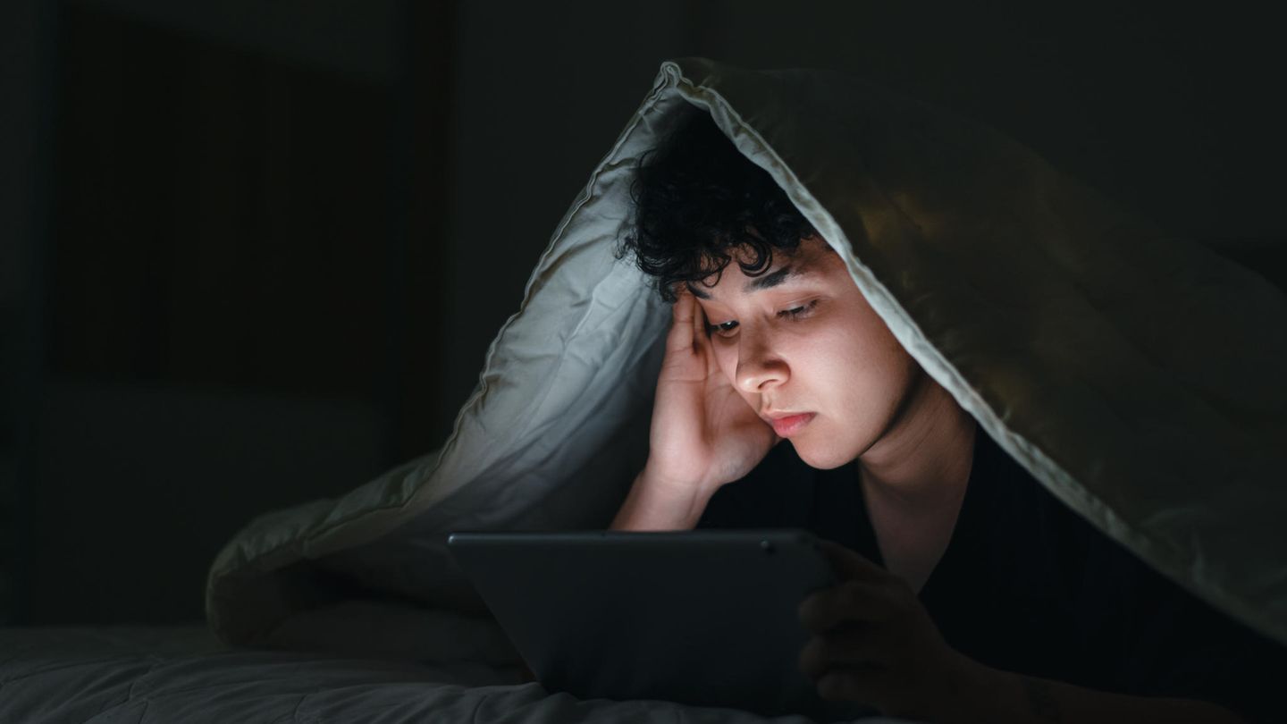 Weltschlaftag: Bedtime Procrastination: Warum wir es nicht schaffen, rechtzeitig schlafen zu gehen