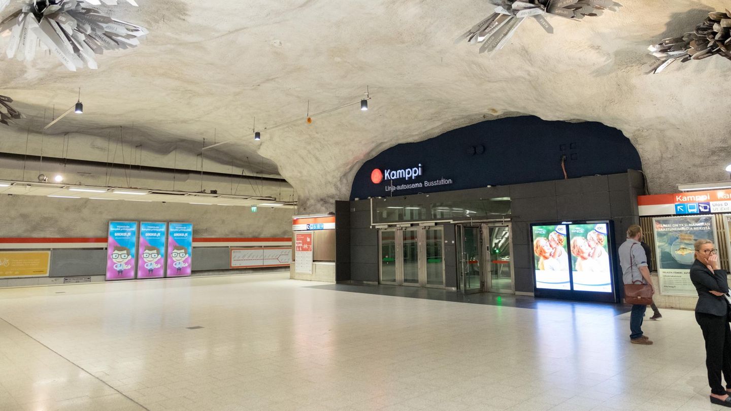 Die U-Bahn-Station Kamppi in Helsinki – ein Bahnhof tief im Fels und Untergrund
