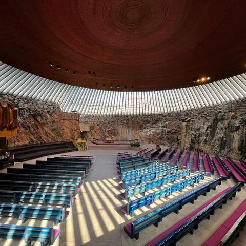 Die Temppeliaukio-Kirche von innen – auch ein Schutzbunker