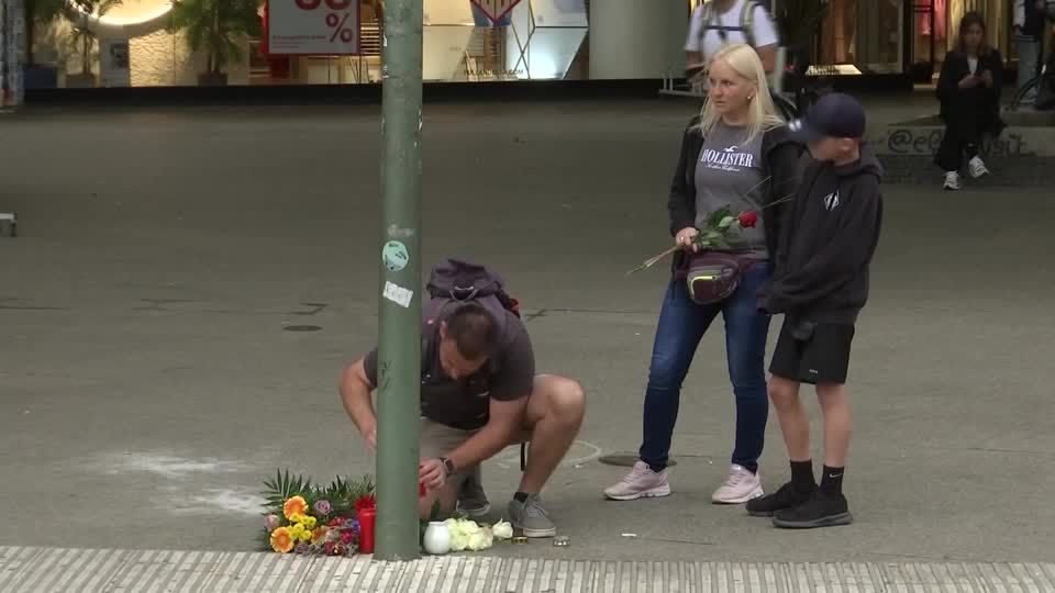 Video: Schock und Trauer nach mutmaßlicher Amokfahrt von Berlin Video: Schock und Trauer nach mutmaßlicher Amokfahrt von Berlin