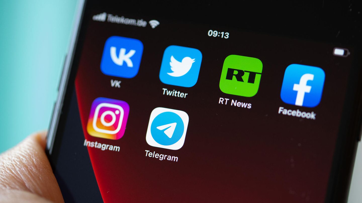 In den sozialen Medien wird der Angriff Russlands auf die Ukraine von einem Propagandakrieg begleitet