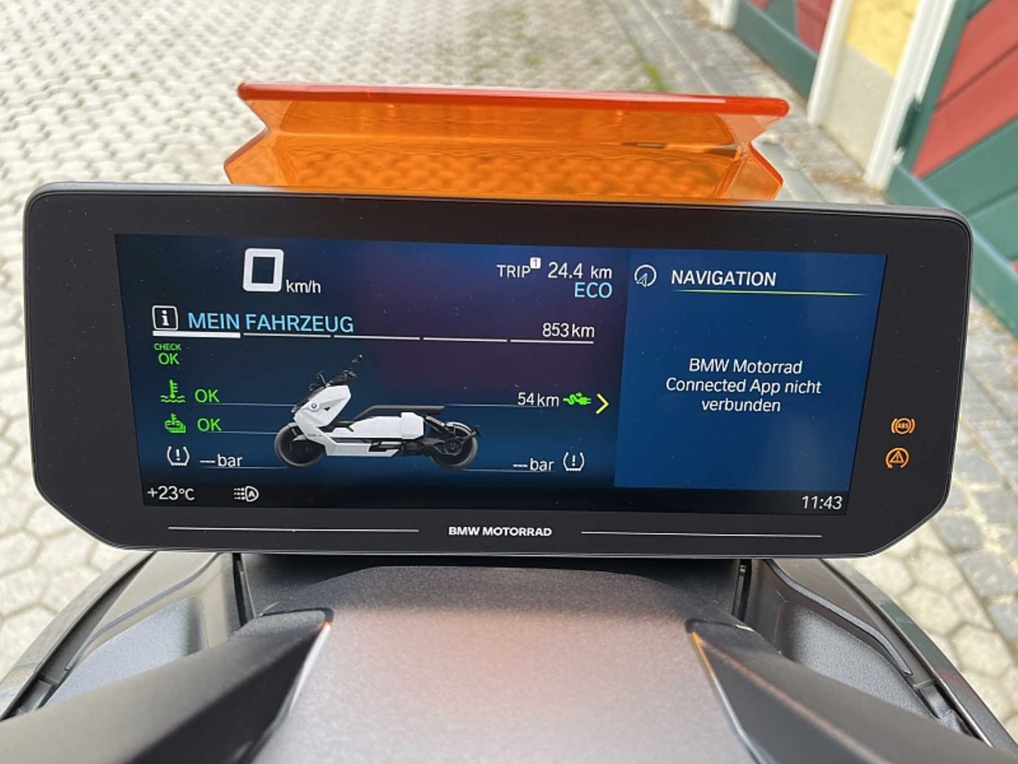 Das Display misst 10,25 Zoll