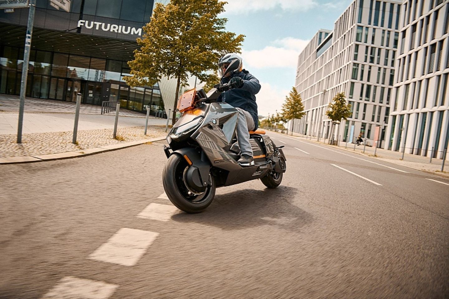 Der BMW CE 04 ist wendiger als man vermutet