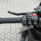 Das Infotainment wird mit per Drehrad gesteuert