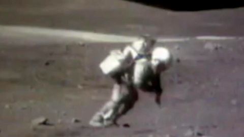 Weltall: Nasa veröffentlicht Aufnahmen von stürzenden Astronauten auf Mond