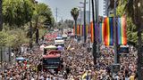 Tausende Menschen feiern die Pride Parade in Tel Aviv