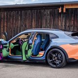 In der Seitenansicht sieht man: Der Künstler meinte es wirklich ernst.