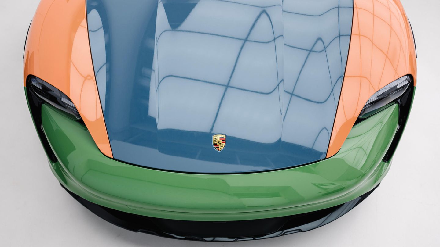Alleine an der Front hat Sean Wotherspoon drei unterschiedliche Farben verwendet. Was noch auf den Porsche hinweist? Wohl nur das Logo.