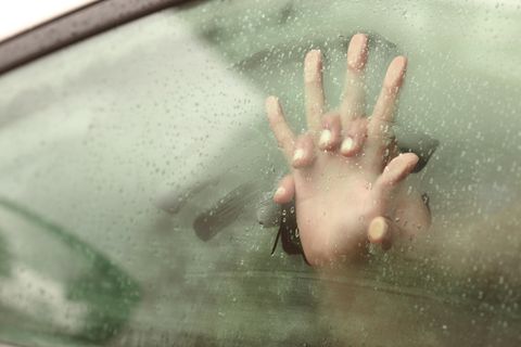 Sex im Auto (Symbolbild): Für eine Frau in Missouri endete das mit einer HPV-Infektion — und viel Schmerzensgeld